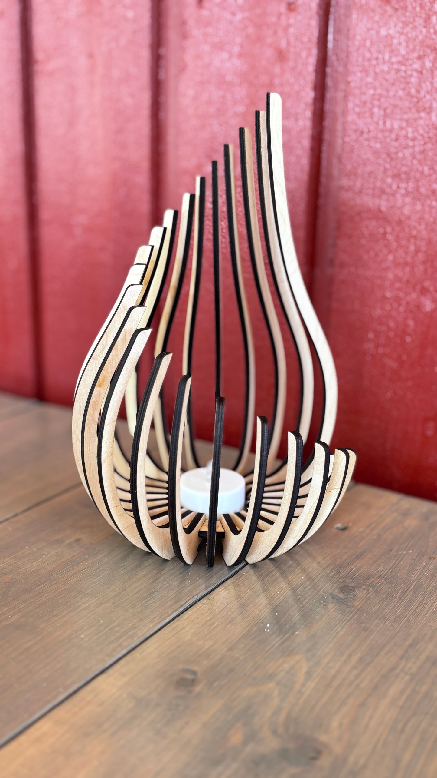 Glow - Modern Träljuslykta med Skulpturell Design | Skandinavisk Inredning
