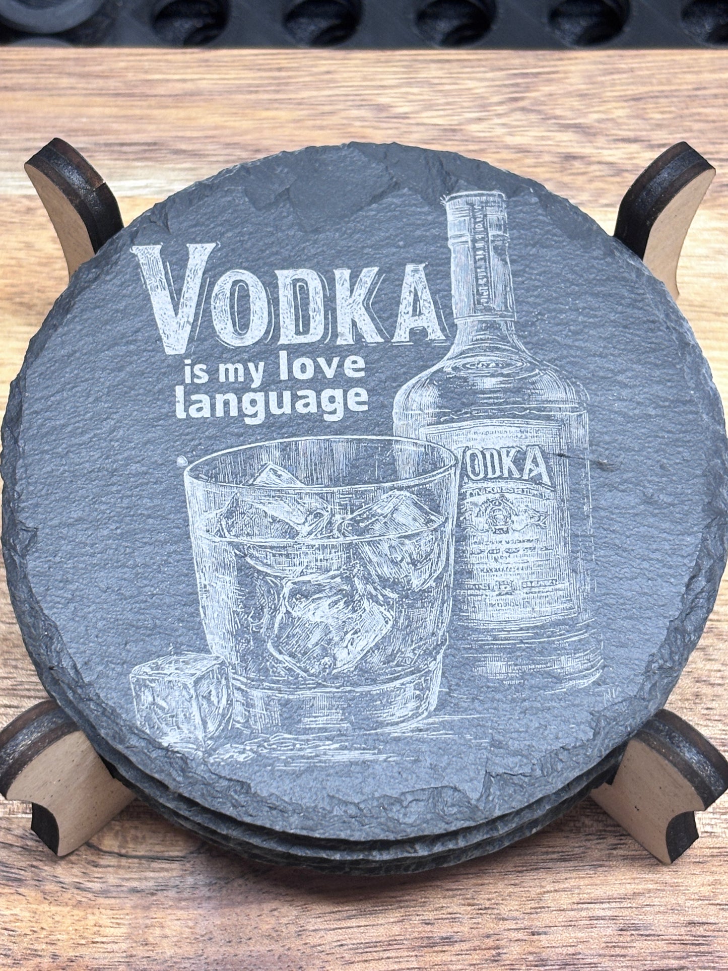 Underlägg i skiffer 4-pack – stilrena skydd för bord