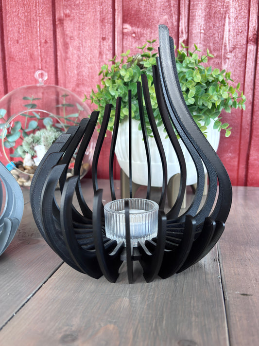 Elegant Stor Värmeljuslykta med Glaskopp - Skapar Mysig Atmosfär i Hemmet
