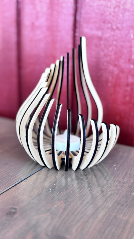 Glow - Modern Träljuslykta med Skulpturell Design | Skandinavisk Inredning