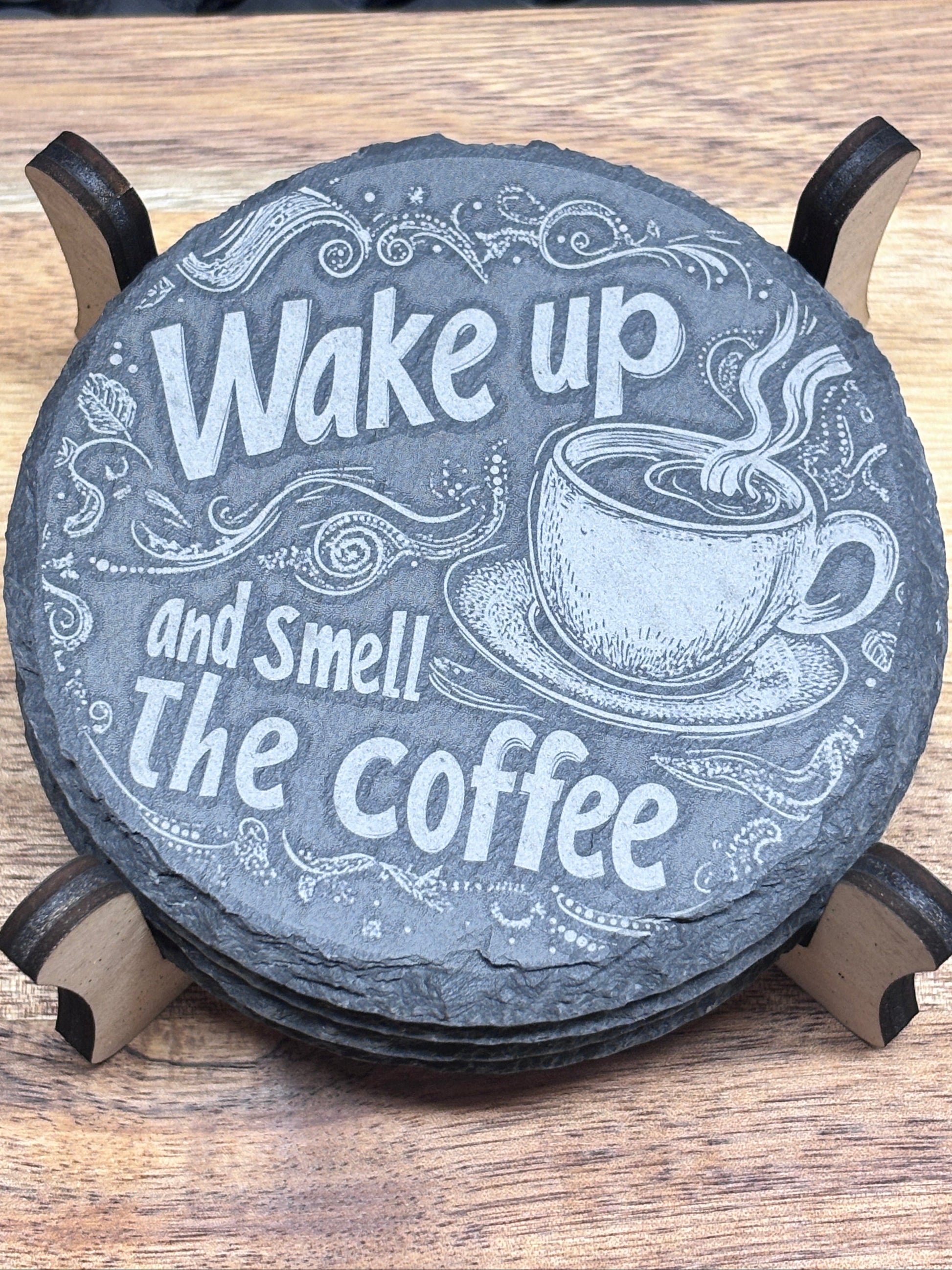 Underlägg i skiffer som skyddar mot värme och fukt